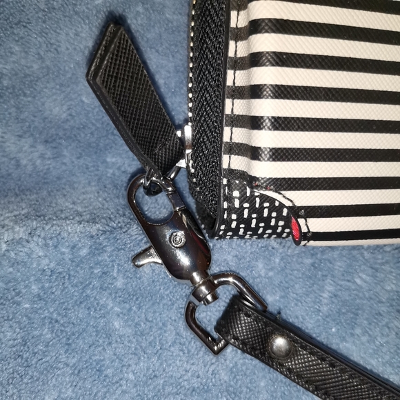 Wallet - Picture 2 of 5